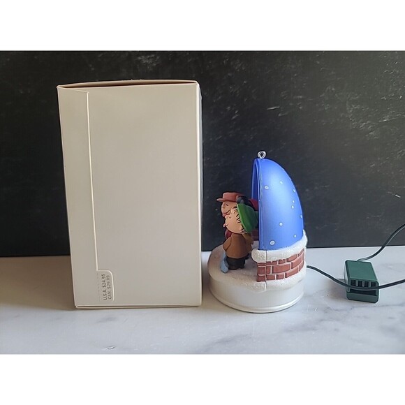 Hallmark Keepsake Peanuts Gang Ornament Ho! Ho! Ho! Tasty Snow Charlie Brown - Picture 3 of 10